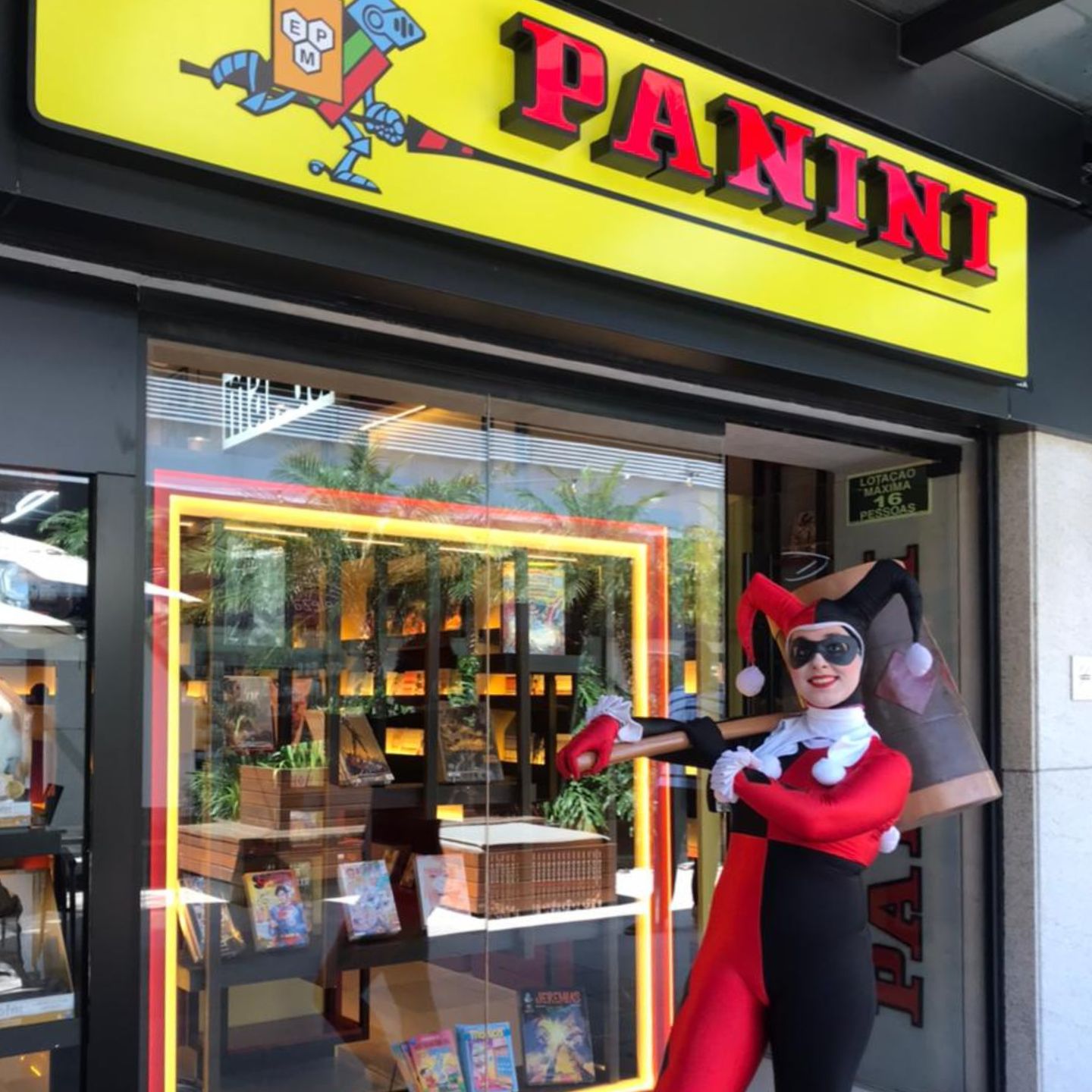 A Panini desembarca no Brasil e escolhe o Viva Open Mall para sua estreia